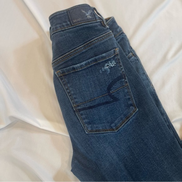 American Eagle Outfitter Super Stretch Distressed/Ripped Jeans Size 4 - Picture 13 of 15